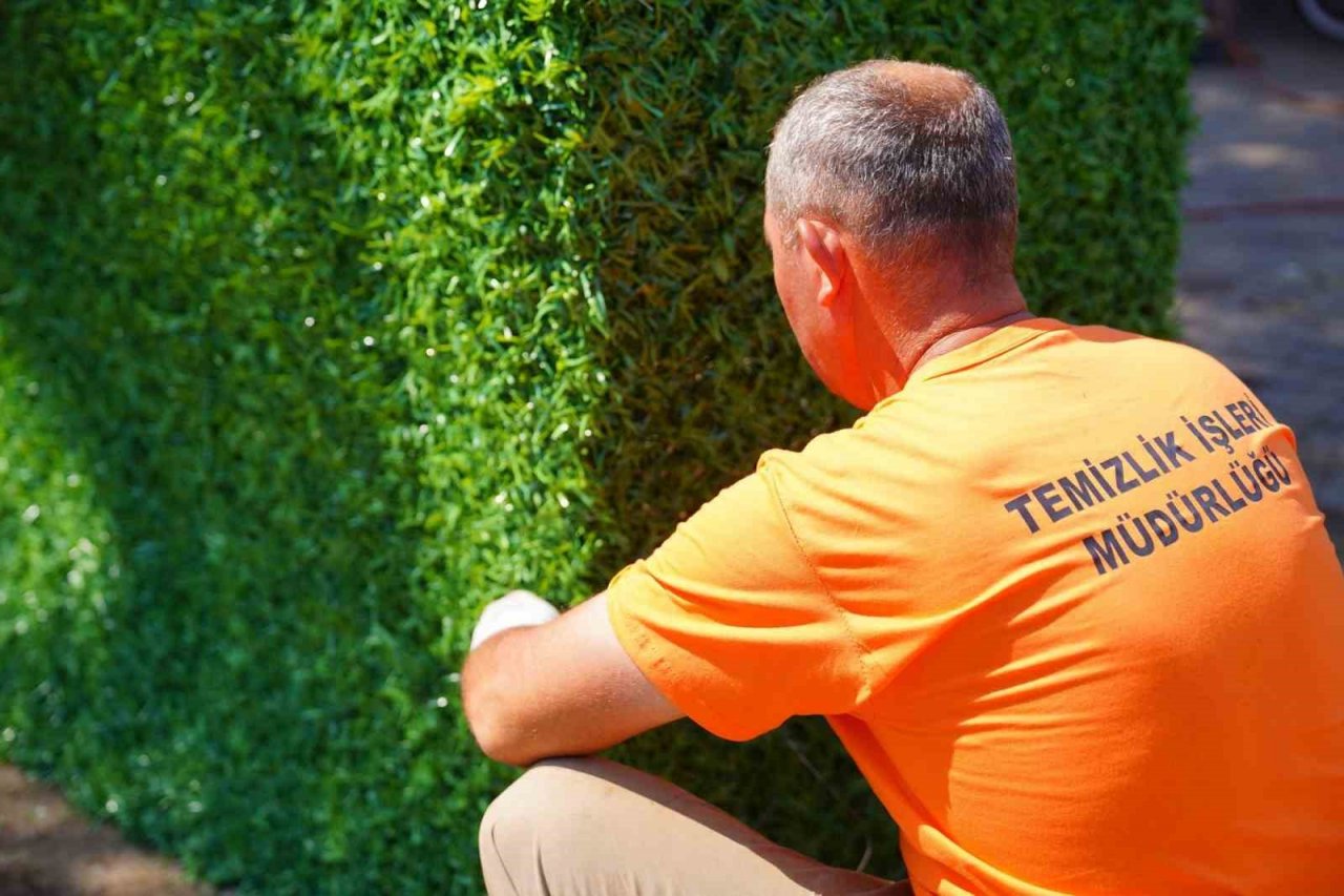 Yeşil Ayvalık’a yemyeşil çöp konteynerleri