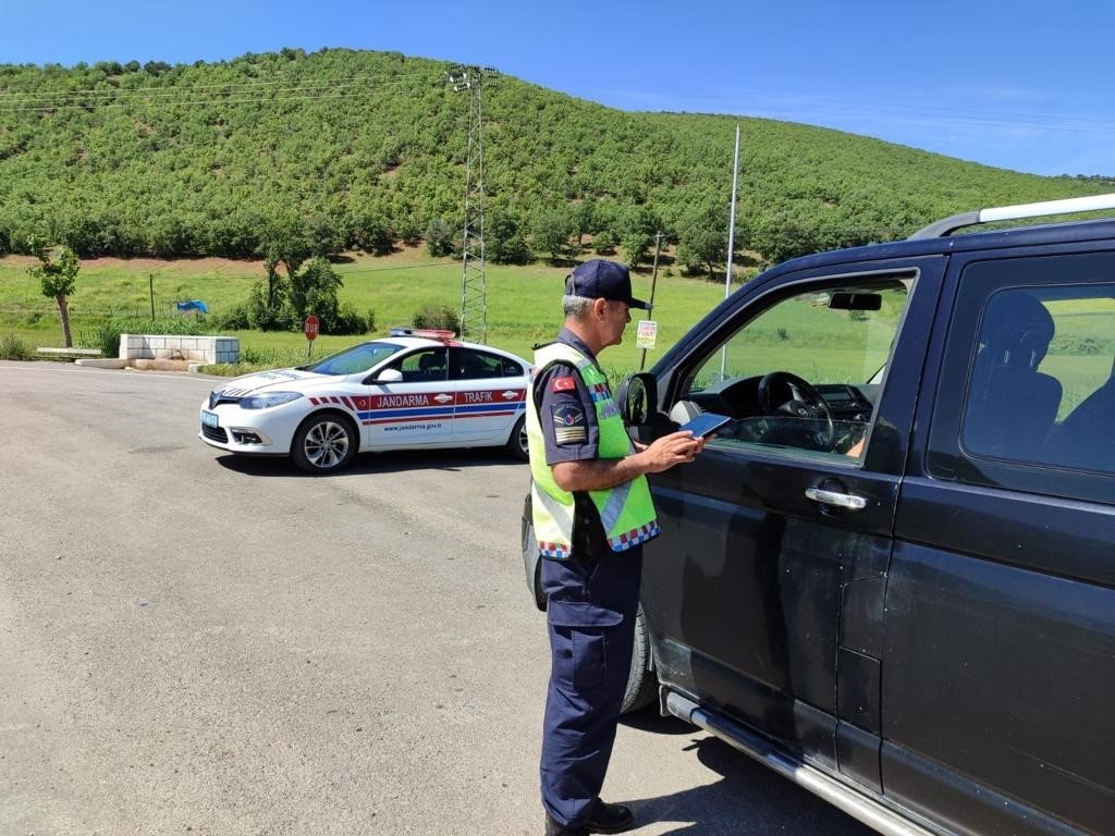 Bayram tatilinde kara yollarında 994 jandarma personeli görev yapacak
