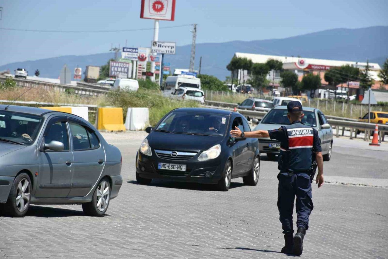 D100 Tosya geçişinde bayram yoğunluğu