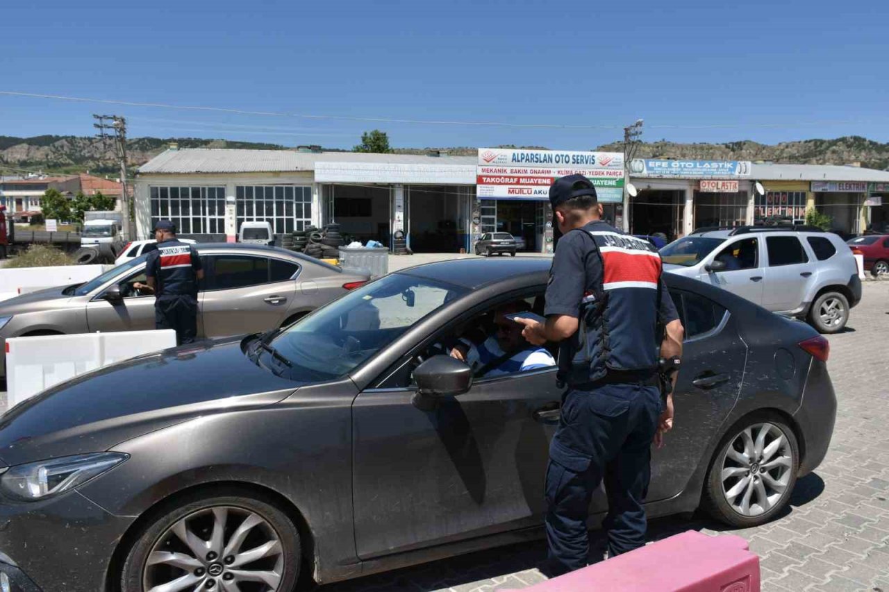 D100 Tosya geçişinde bayram yoğunluğu