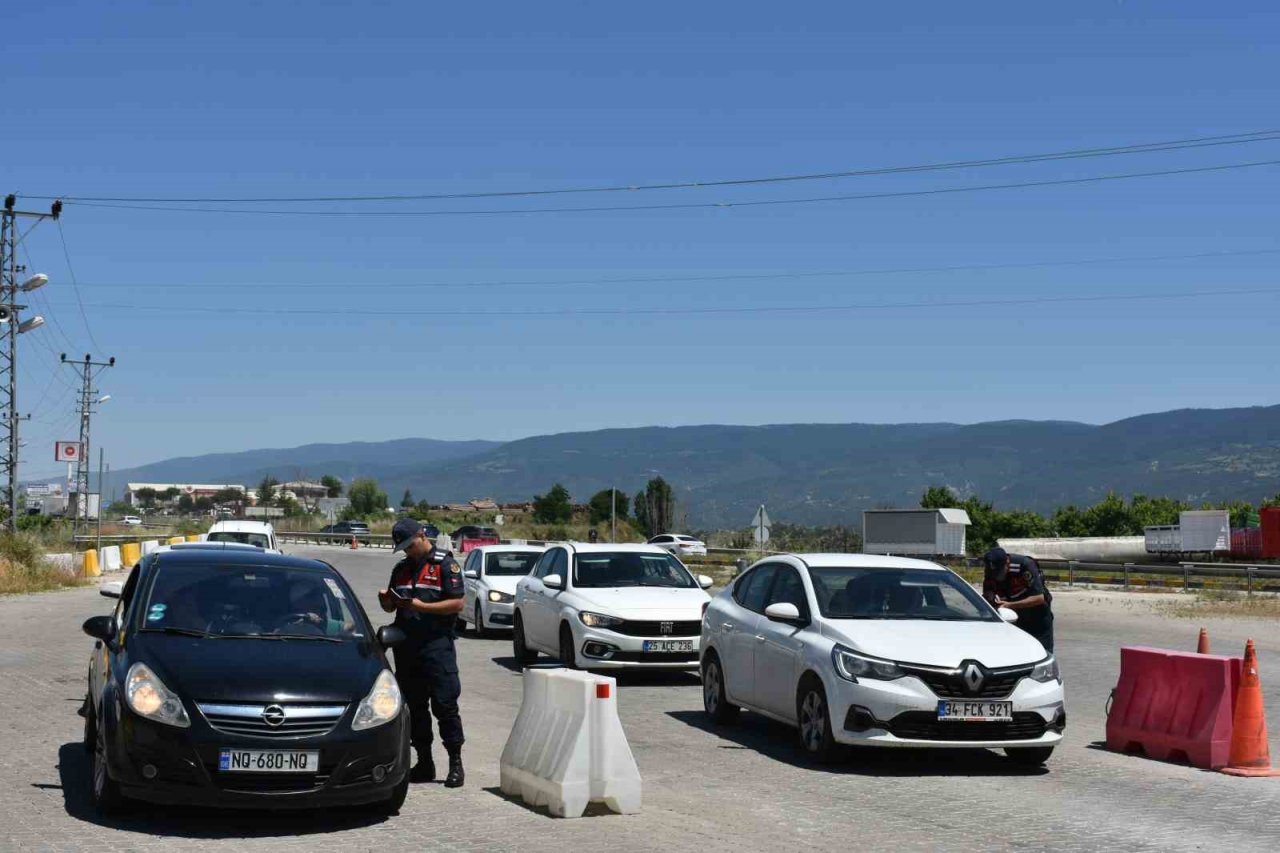 D100 Tosya geçişinde bayram yoğunluğu