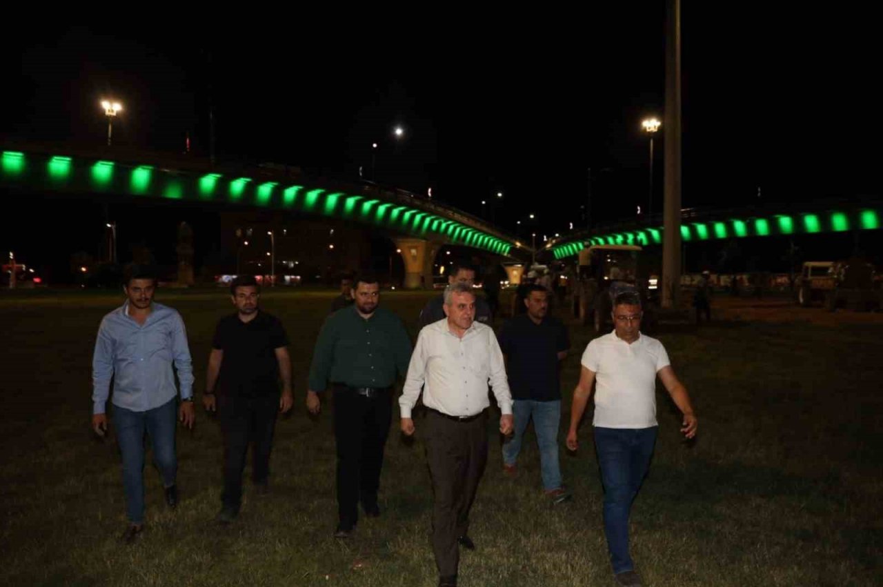 Abide Kavşağında çimlendirme çalışması