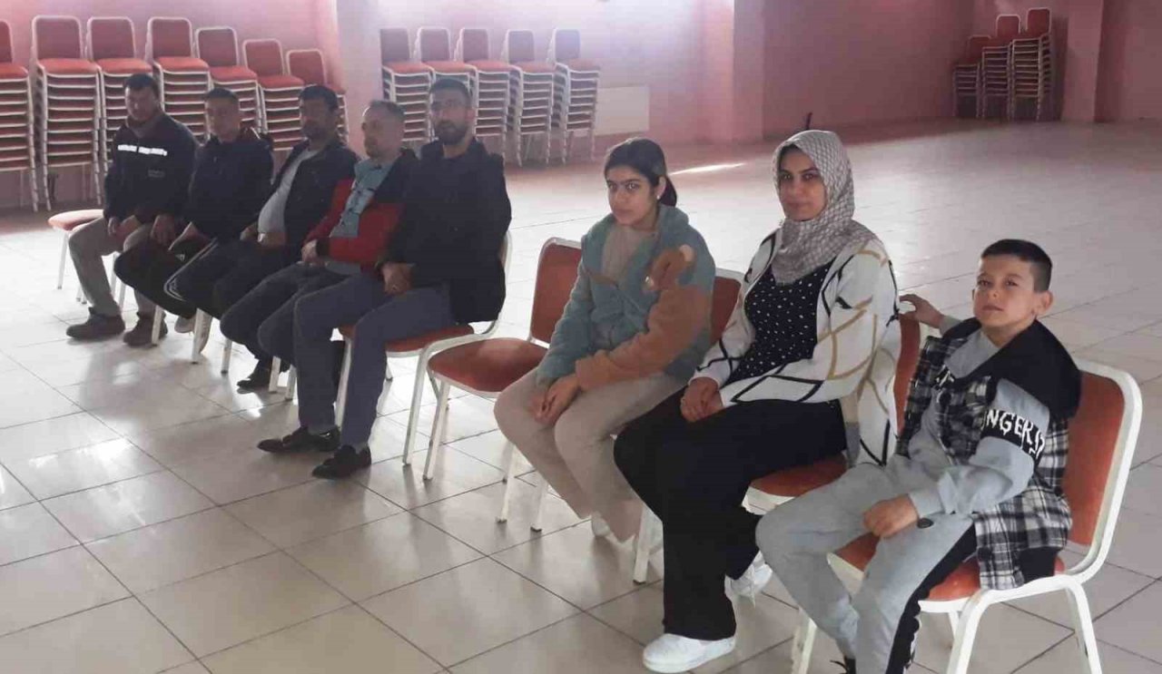 Altıntaş’ta halk oyunları kursu