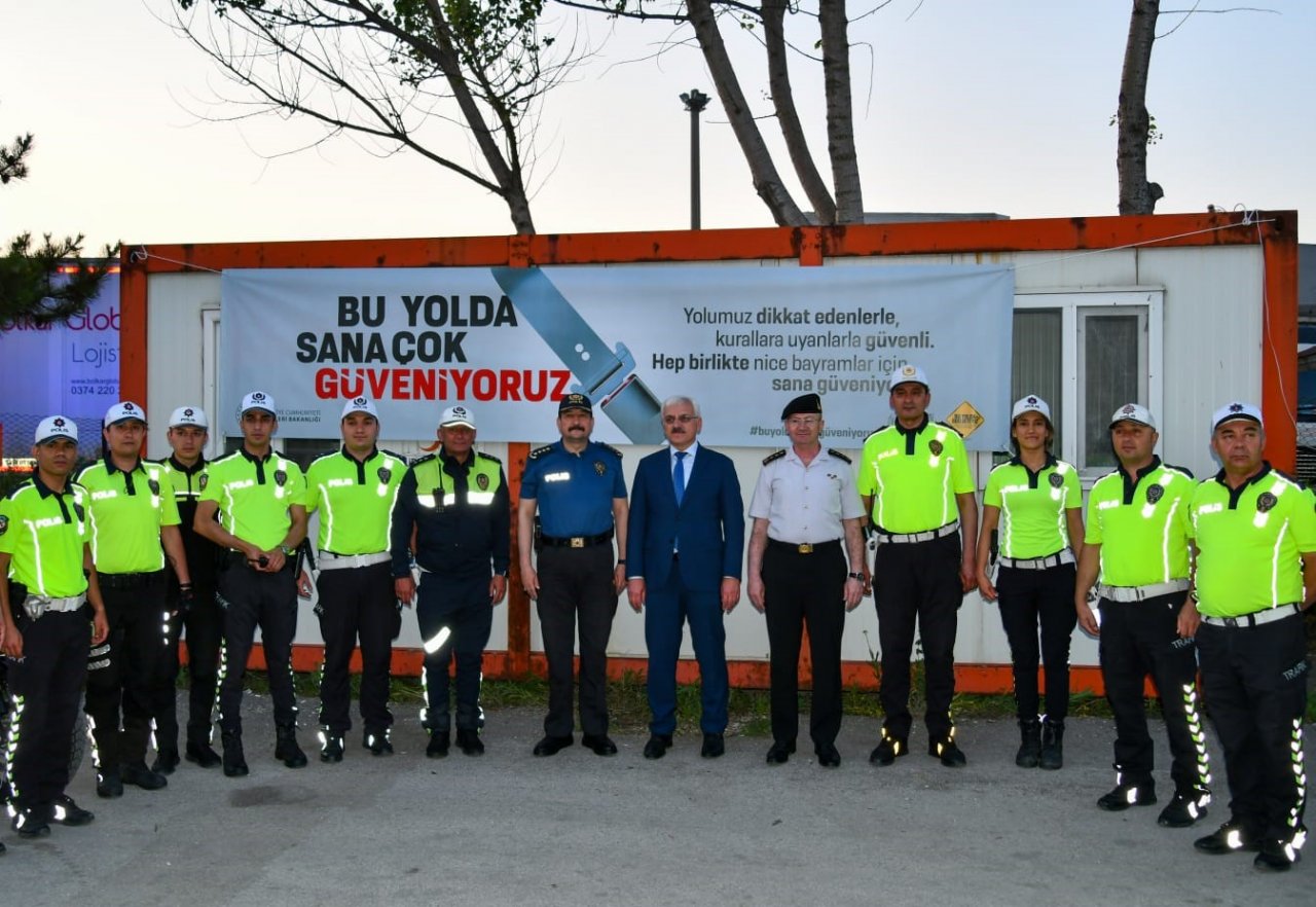 İstanbul’un Anadolu’ya açılan kapısı Bolu’da trafik tedbirleri üst seviyede