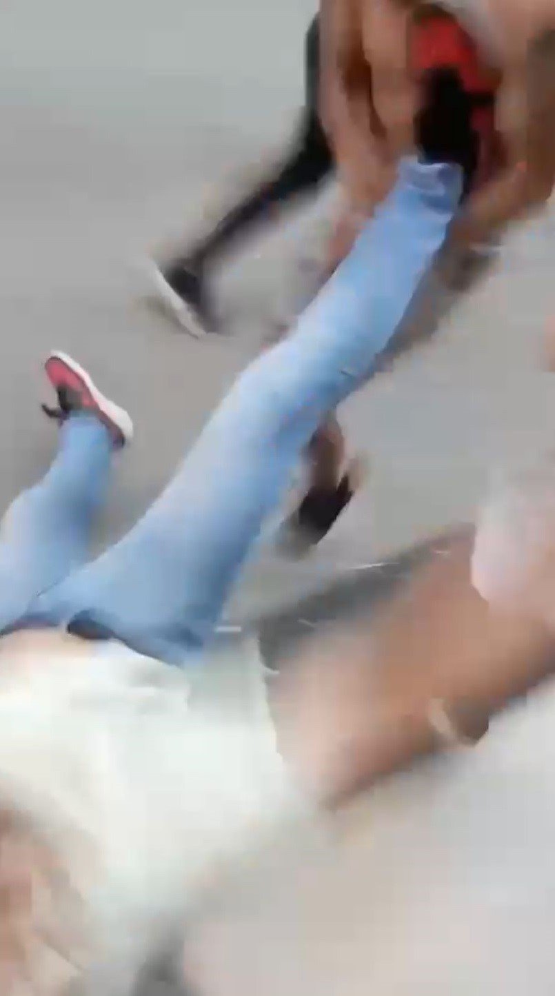 Bursa’da husumetli ailelerin meydan muharebesi kameralara yansıdı