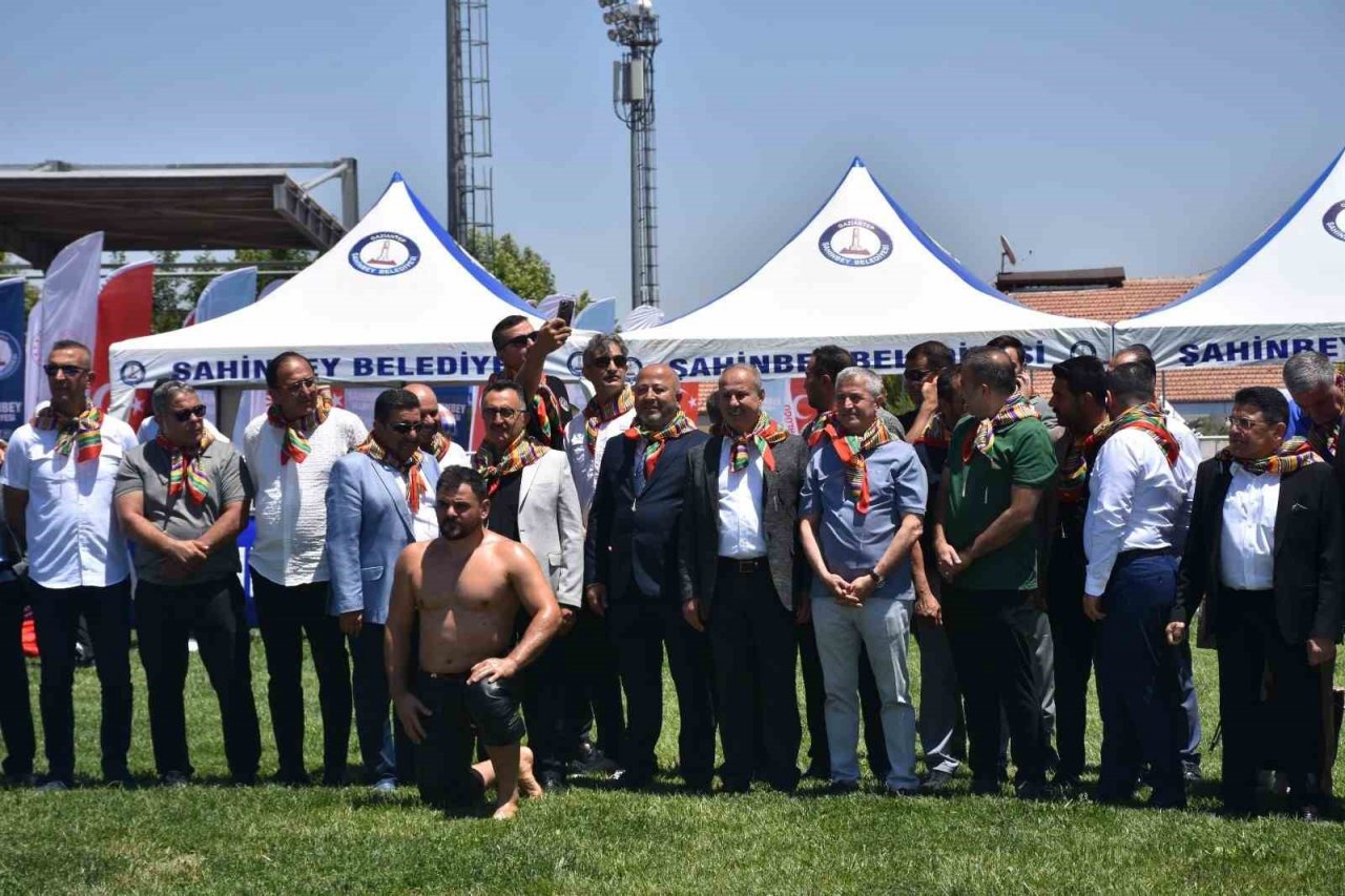 Gaziantep’te yağlı güreş müsabakaları başladı