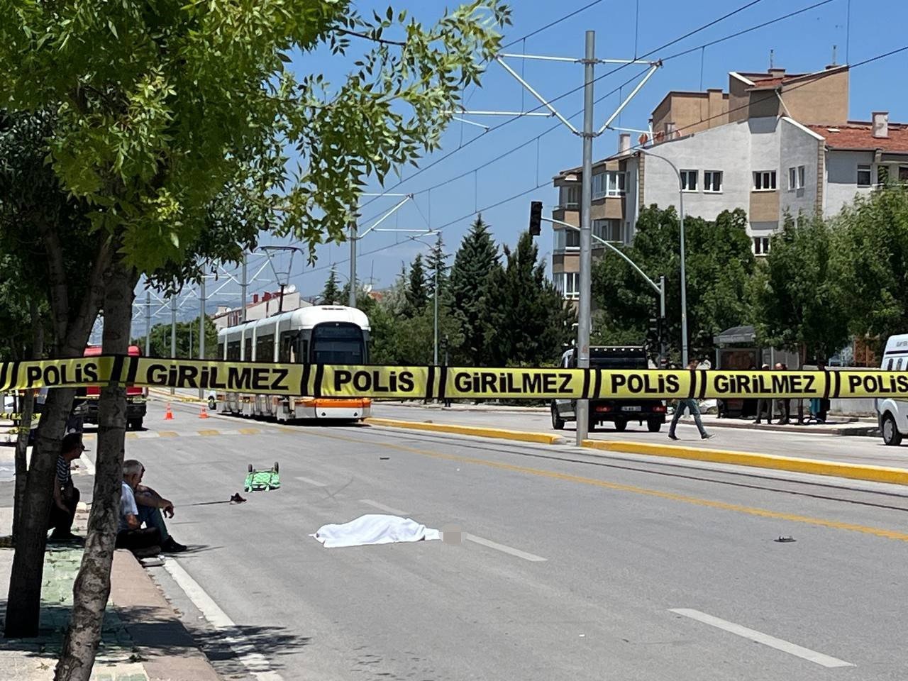 Eskişehir’de kasisi kullanmayan sürücünün çarptığı 72 yaşındaki adam hayatını kaybetti