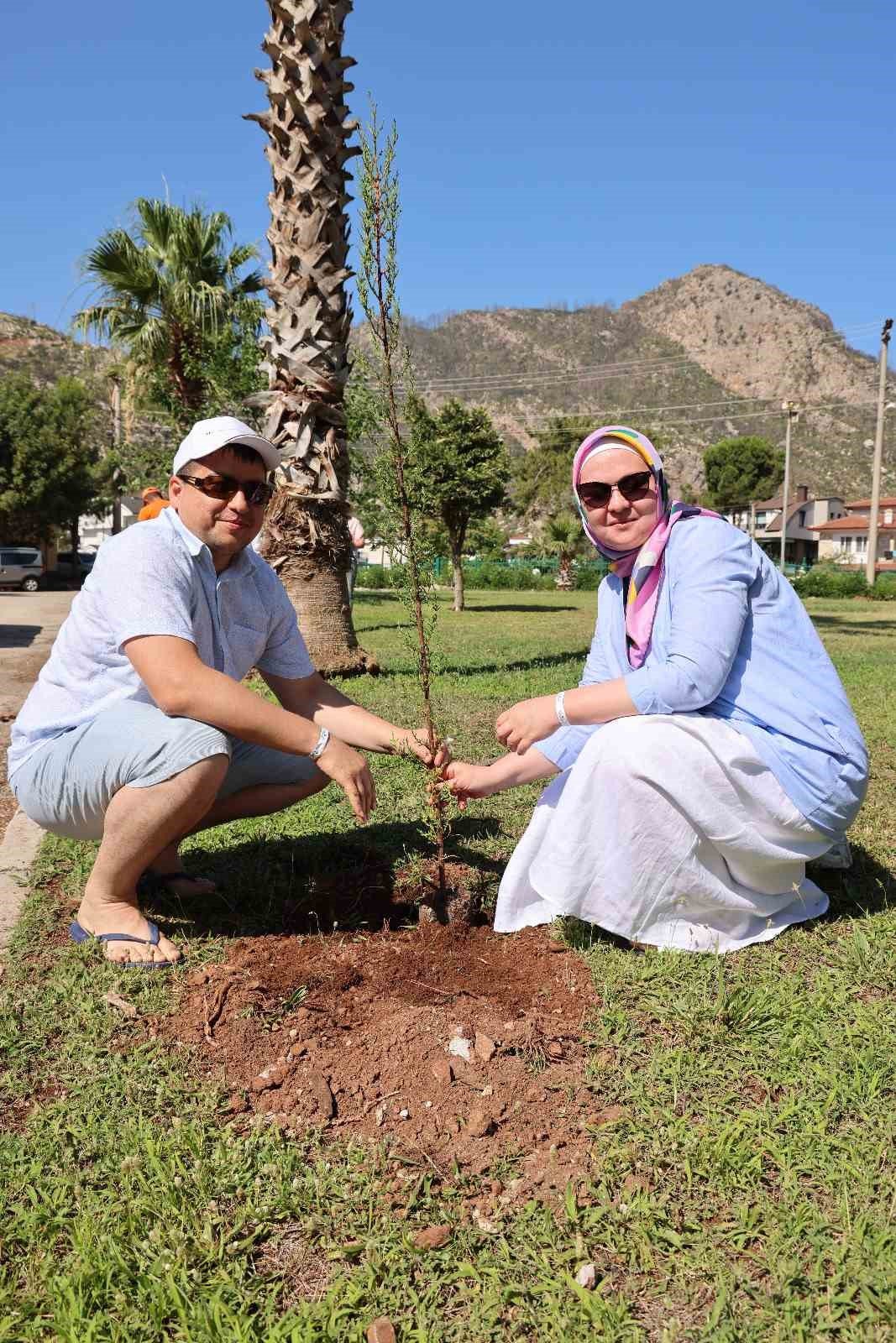 Kardeş şehirden Marmaris’e fidan