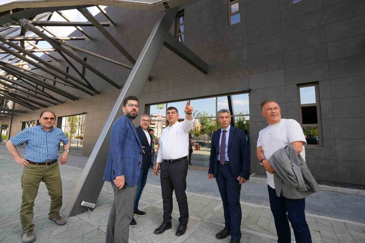 Köken ve Fadıloğlu ile D.T. Şehitkamil Sahnesi’ni inceledi