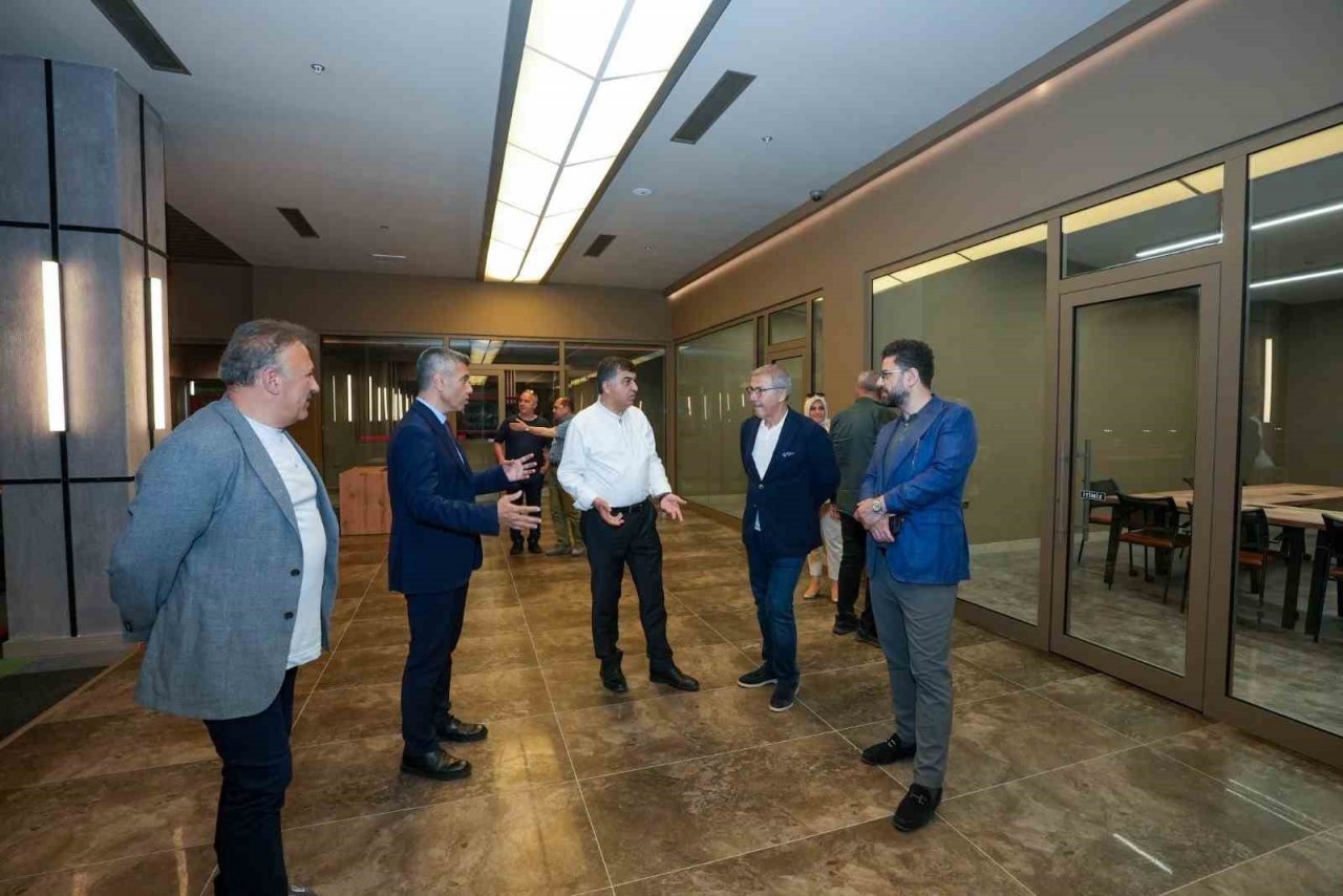 Köken ve Fadıloğlu ile D.T. Şehitkamil Sahnesi’ni inceledi