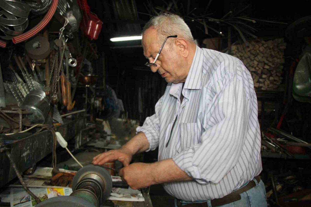 Bıçaklar kurbana bileniyor