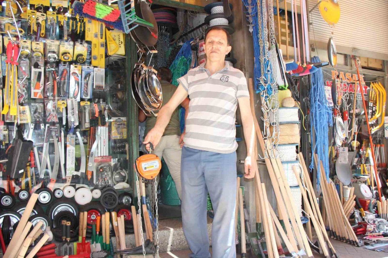 Bıçaklar kurbana bileniyor