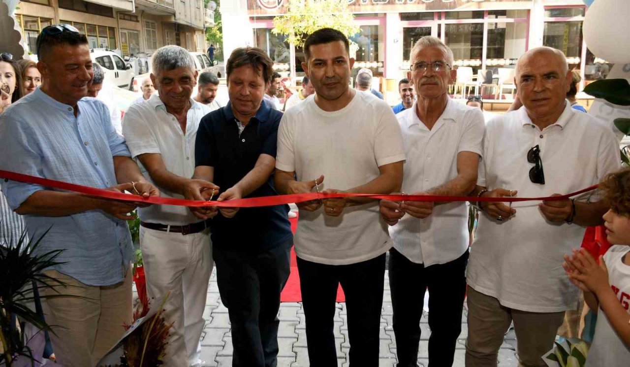 Farklı coğrafyalardan gelen Giritliler Kuşadası’nda buluşuyor