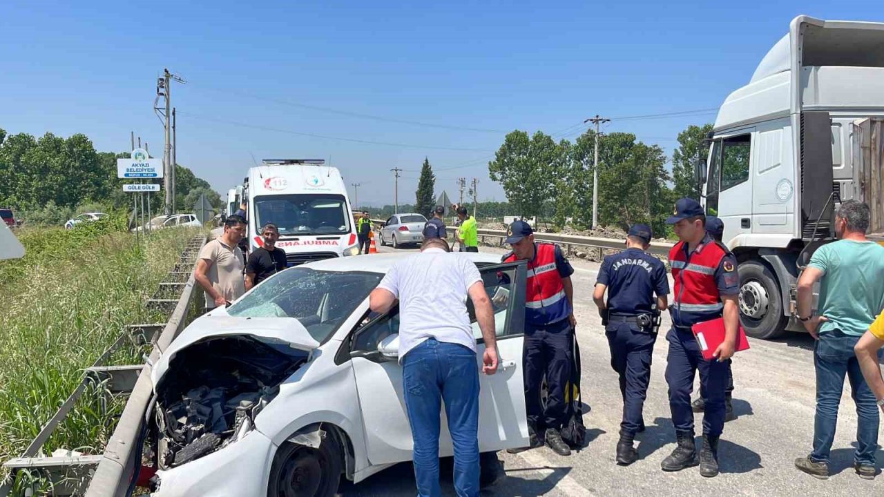 D100’de kaza, trafik çift yönlü durdu: 10 yaralı