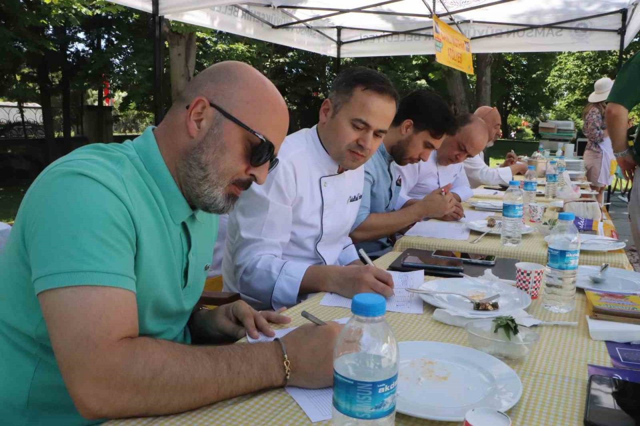 Birbirinden lezzetli ot yemekleri yarıştı