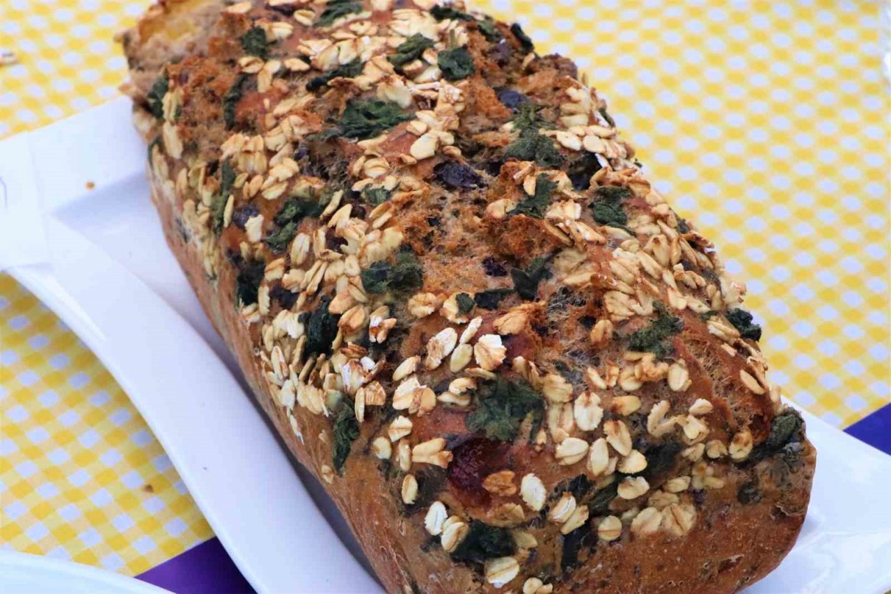 Birbirinden lezzetli ot yemekleri yarıştı