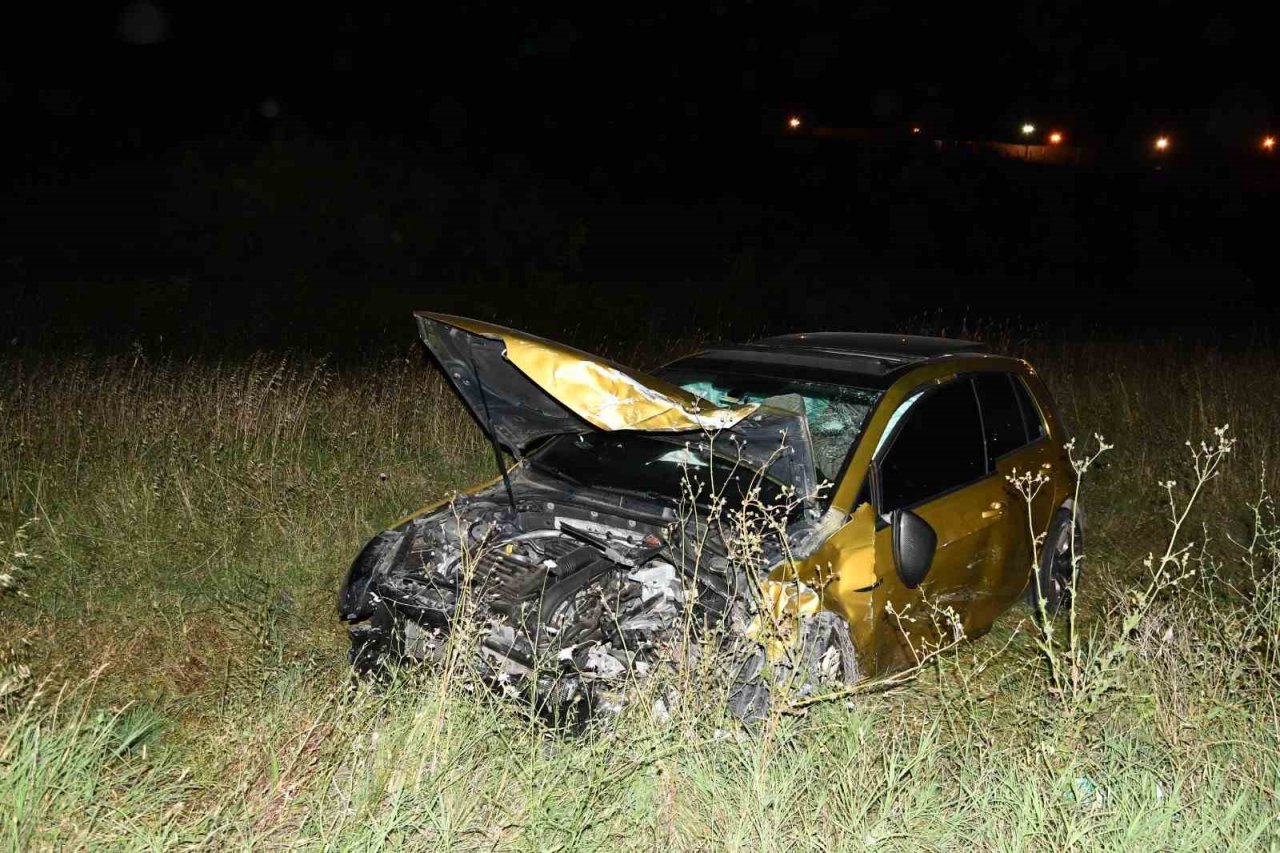 İki otomobilin karıştığı kazada 4 kişi yaralandı