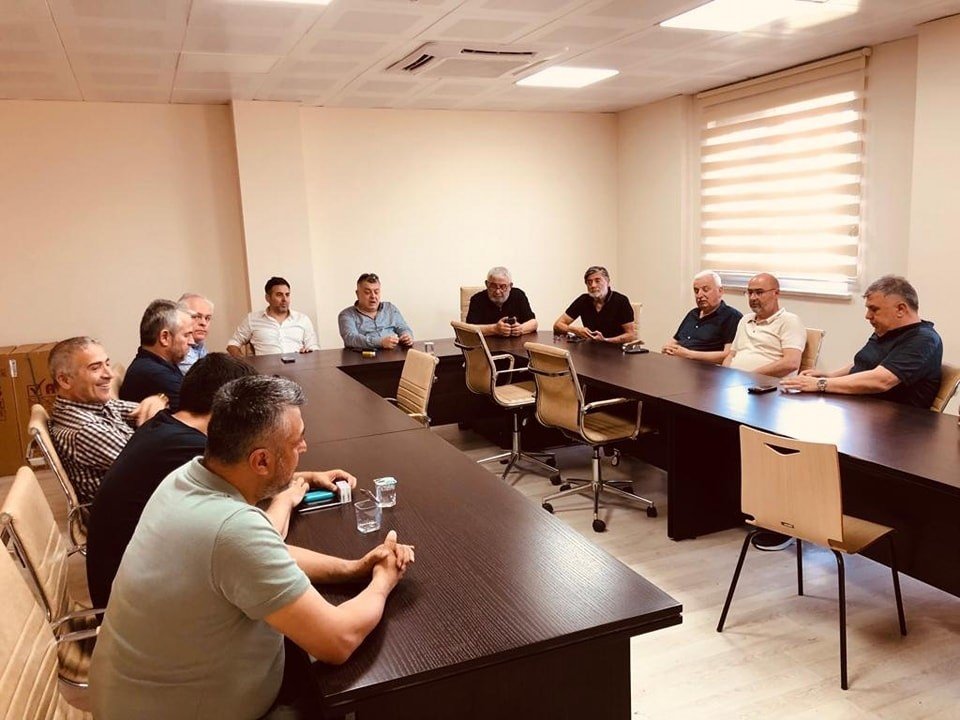 Düzcespor yönetimi istifa etti