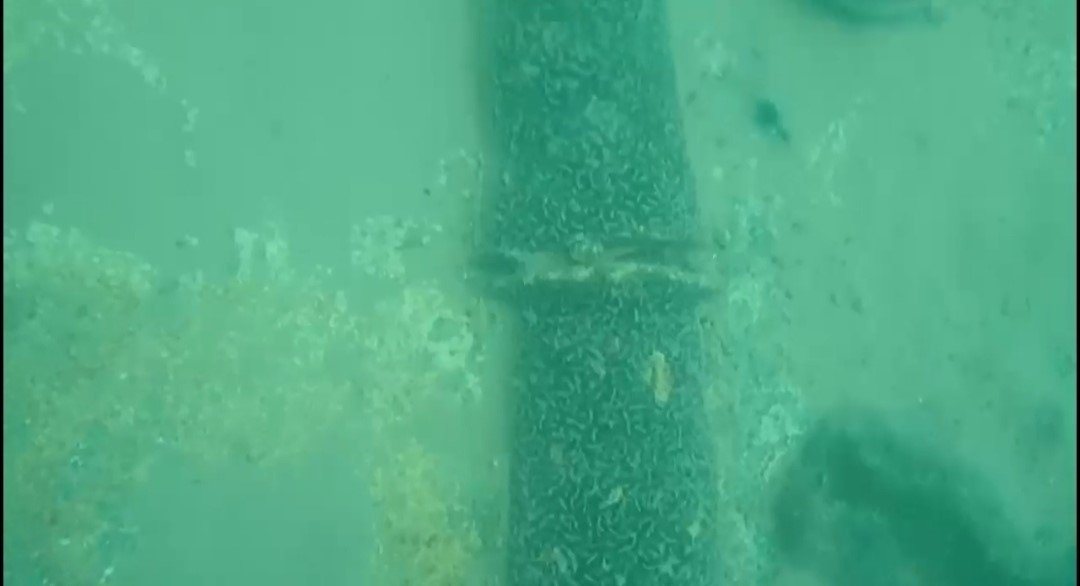 Van’da eğitim dağılışı yapan polisler topraktan imal edilmiş eski boru sistemi buldu