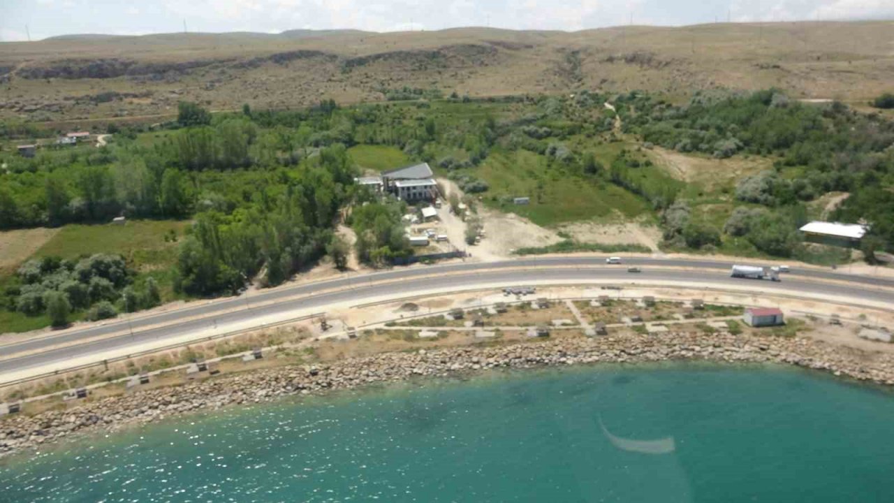 Van’da bayram trafiğine helikopterli denetim