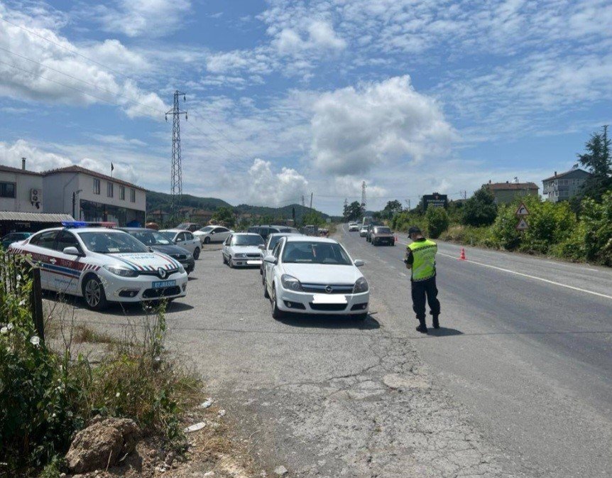 Jandarma bayram öncesi denetimleri sıklaştırdı