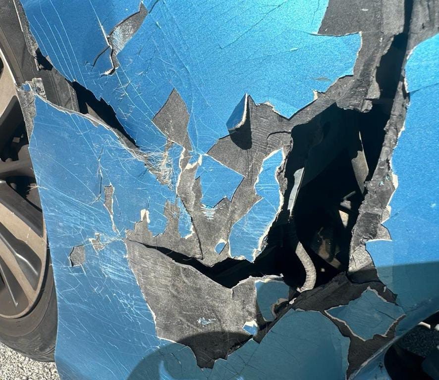 Yola aniden çıkan başıboş köpekler 2 ayrı kazaya sebep oldu