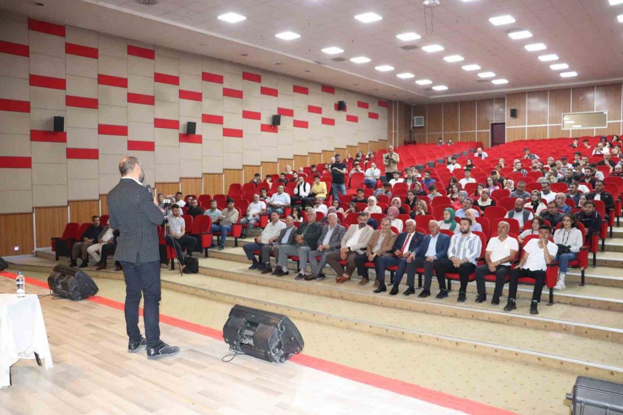 Ağrı, sorunlarının çözümü için konuşuyor