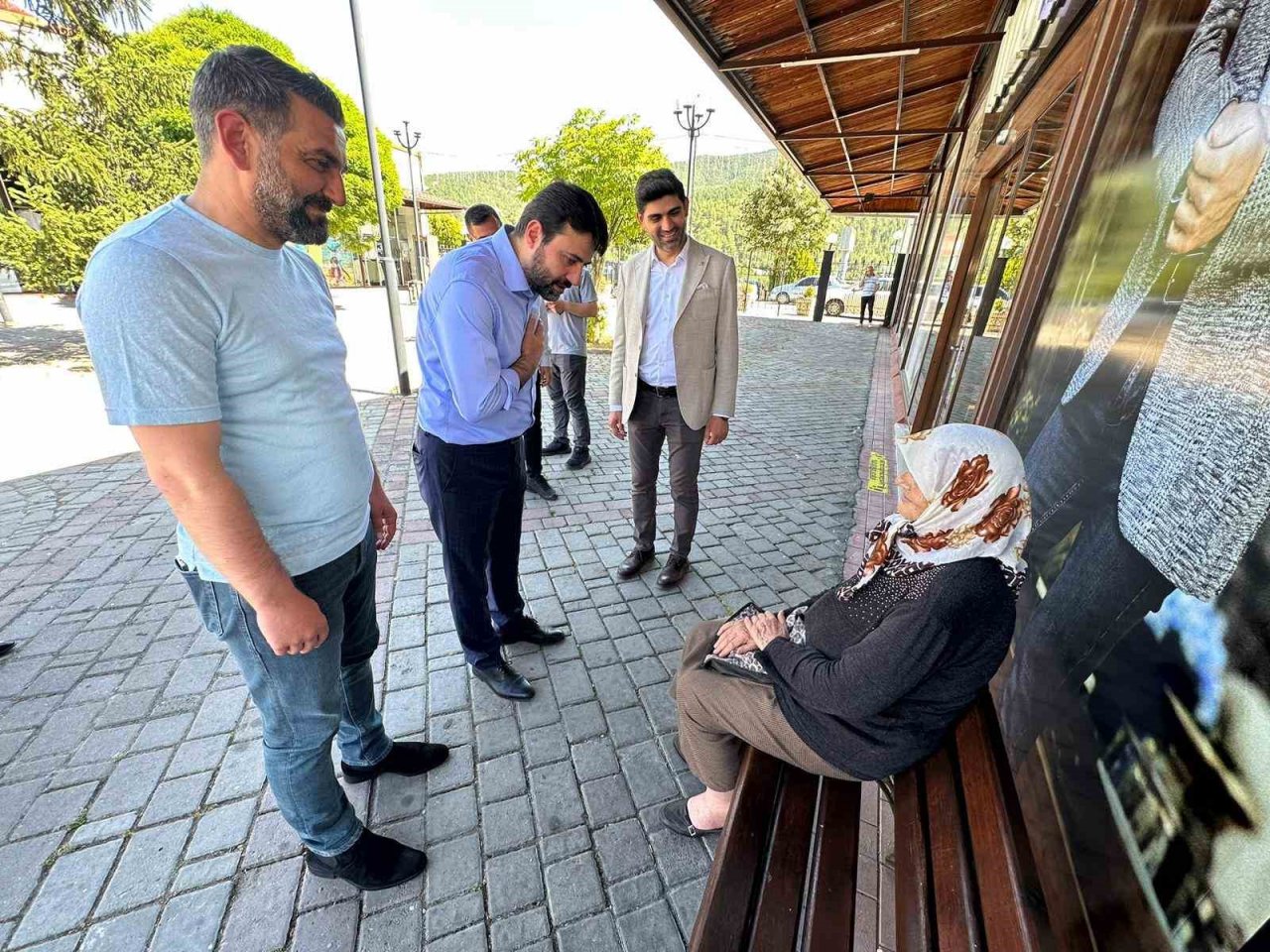 Bayram tatilini fırsat bilen Şahin, soluğu memeleketinde aldı