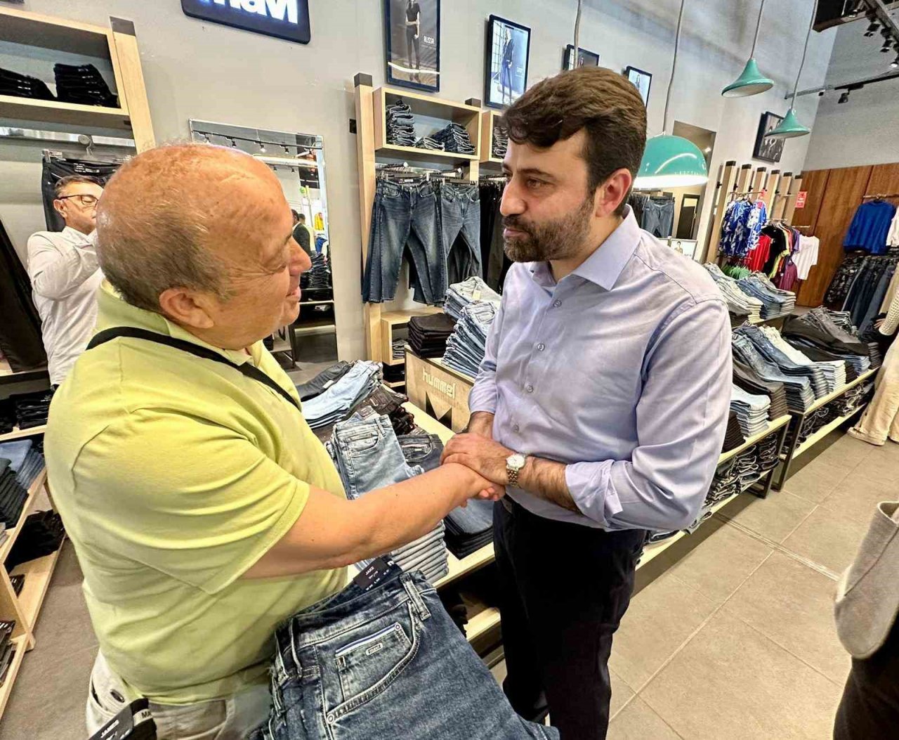 Bayram tatilini fırsat bilen Şahin, soluğu memeleketinde aldı