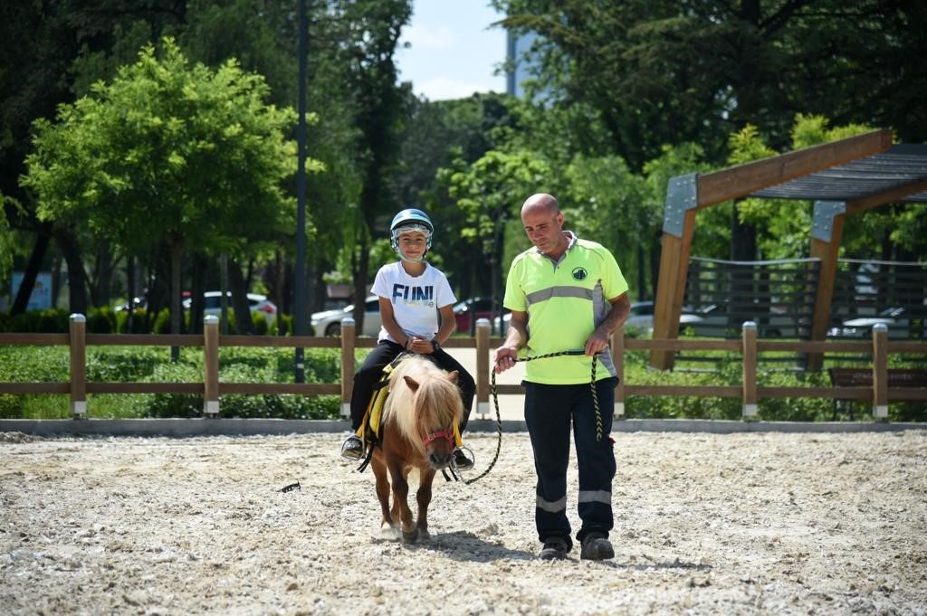 Başkent Millet Bahçesi’nde "Manej" açıldı