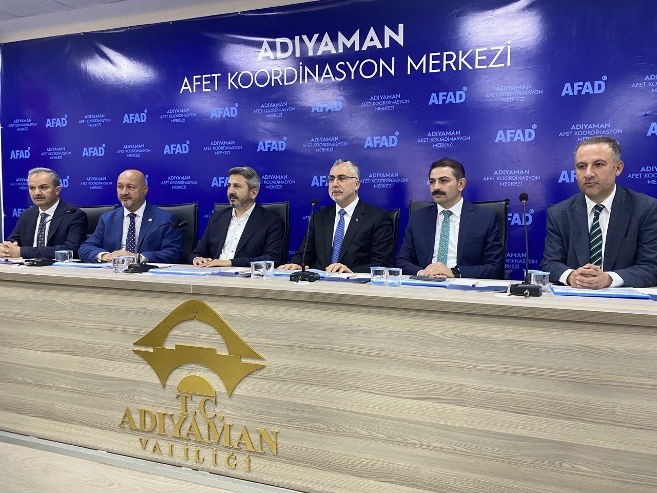 Bakan Işıkhan, deprem bölgesinde 9 bin 134 adet iş yerinin yapıldığını açıkladı