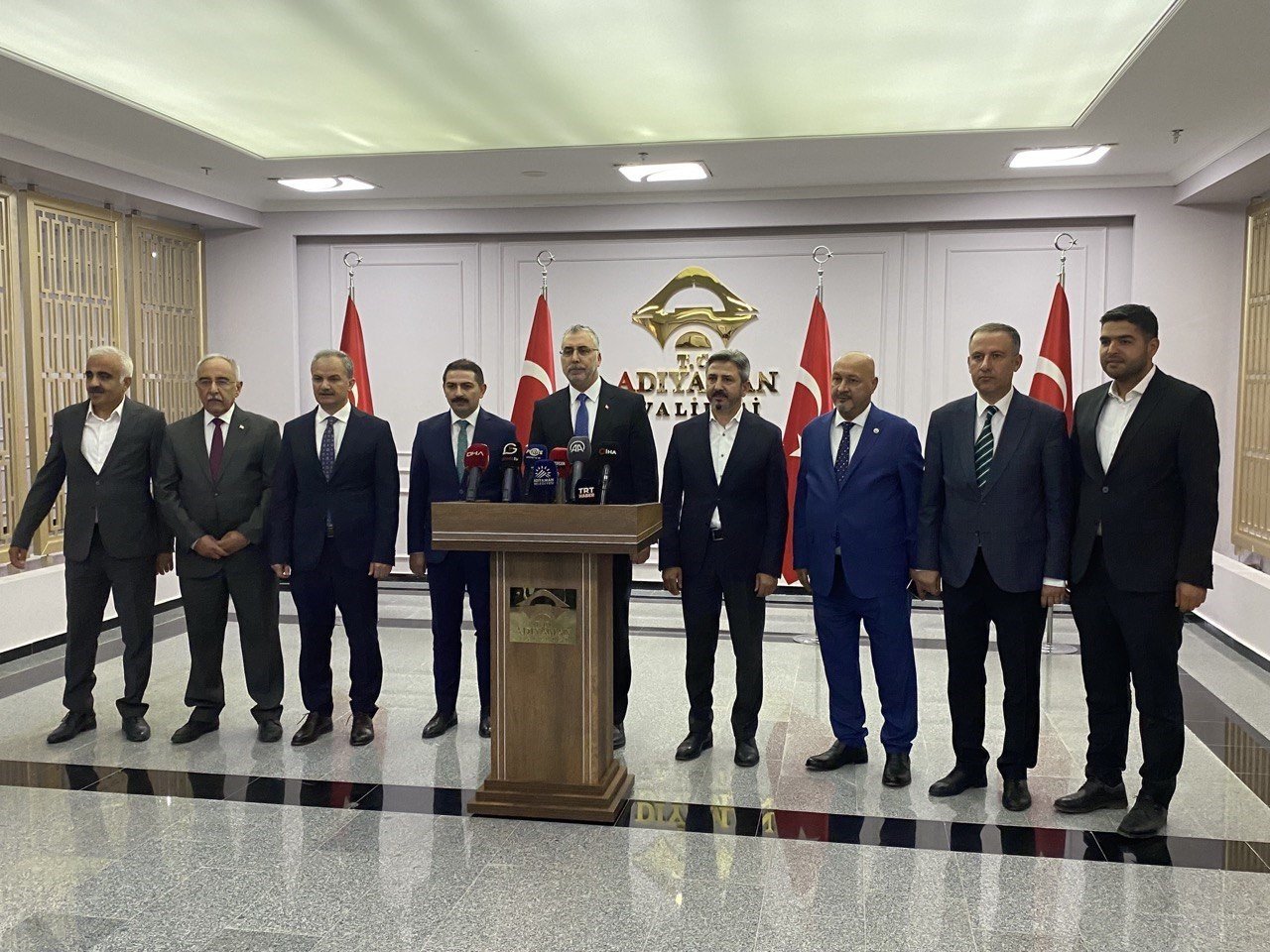 Bakan Işıkhan, deprem bölgesinde 9 bin 134 adet iş yerinin yapıldığını açıkladı