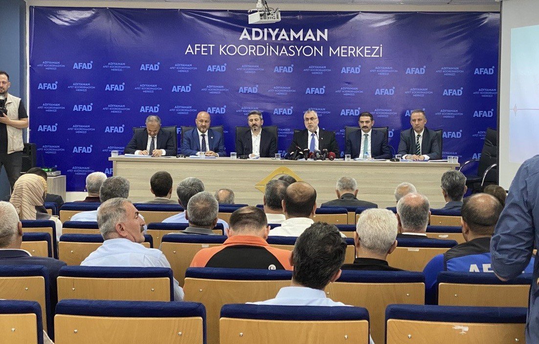 Bakan Işıkhan, deprem bölgesinde 9 bin 134 adet iş yerinin yapıldığını açıkladı