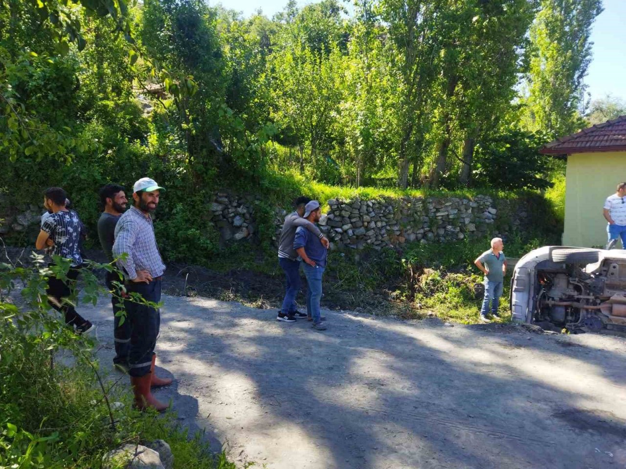 Kontrolden çıkan otomobil devrildi: 5 yaralı