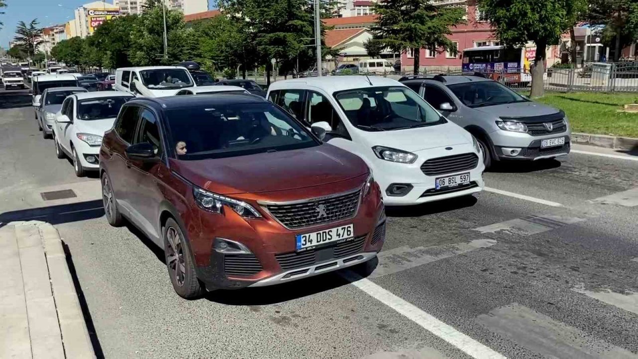 Yozgat’ta trafikte bayram yoğunluğu başladı