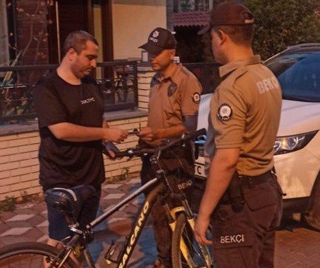 Edremit polisi ‘Bayram Huzuru’ operasyonunda didik didik aradı