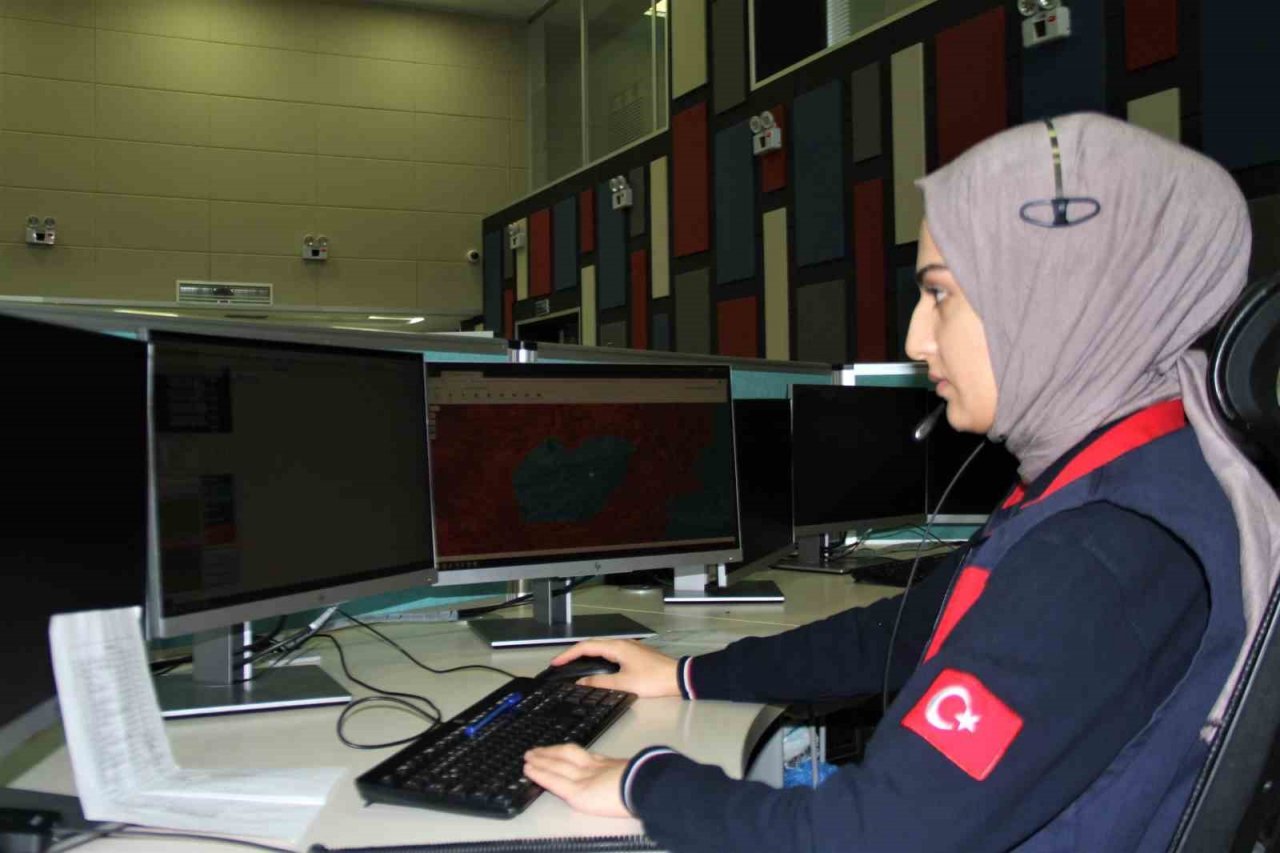 112 Acil Çağrı Merkezini arayarak ’Domatesi nereden alabilirim’ diye sormuşlar