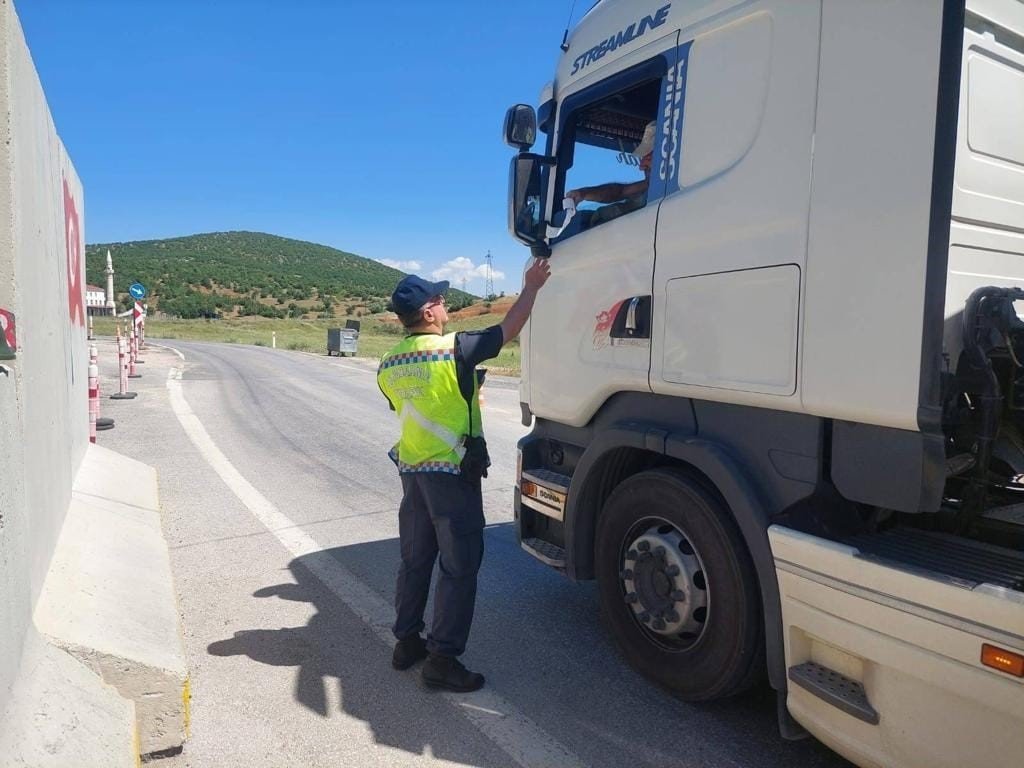 Elazığ’da polis ve jandarma ekiplerinden bayram denetimi