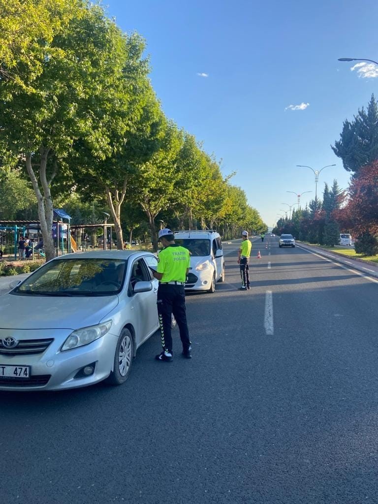 Elazığ’da polis ve jandarma ekiplerinden bayram denetimi