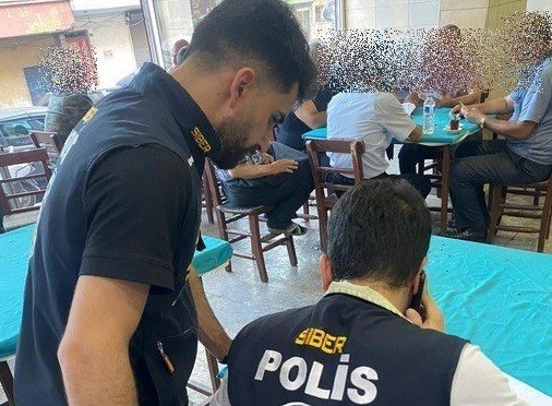 Gaziantep’te kumar oynandığı tespit edilen iş yerine baskın