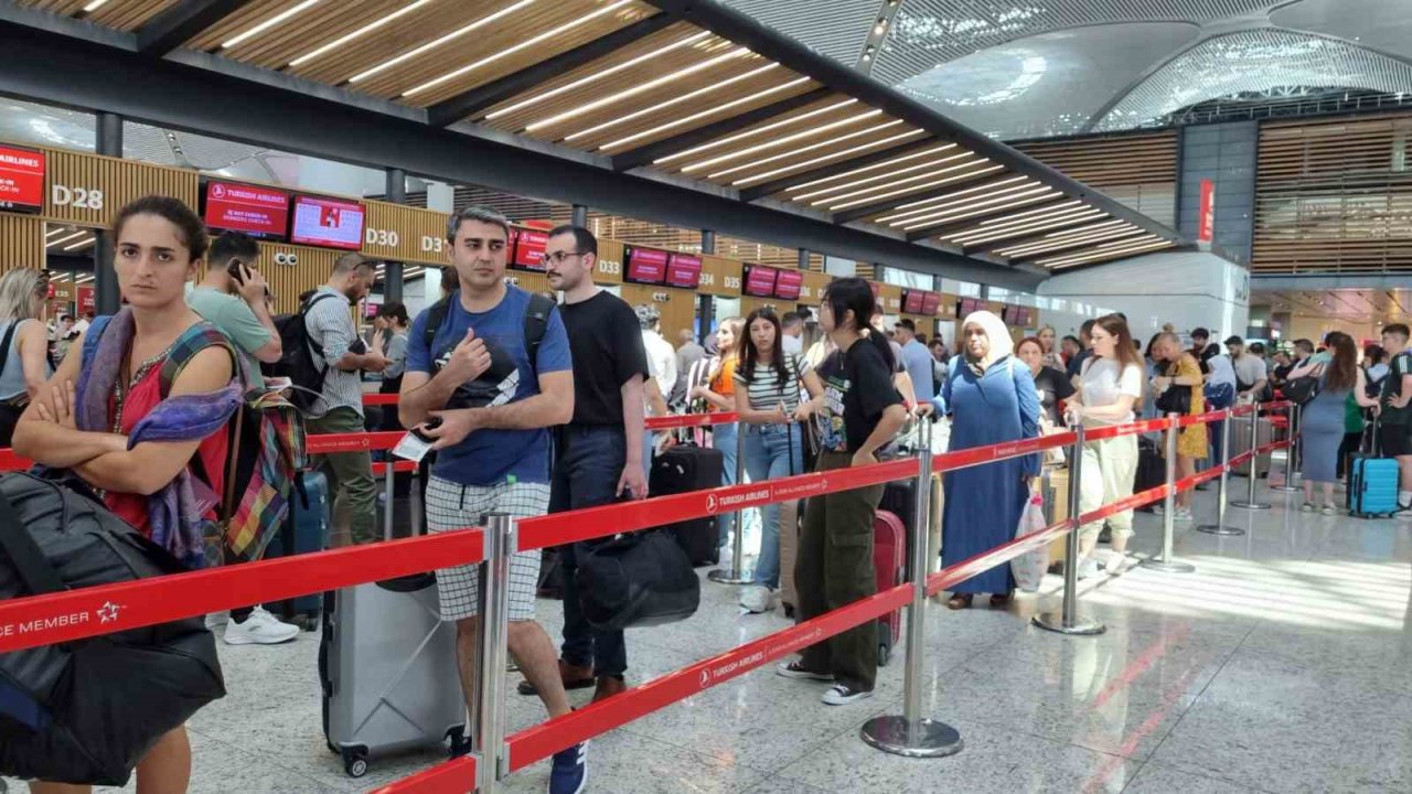 İstanbul Havalimanı’nda Kurban Bayramı öncesi yoğunluk sürüyor