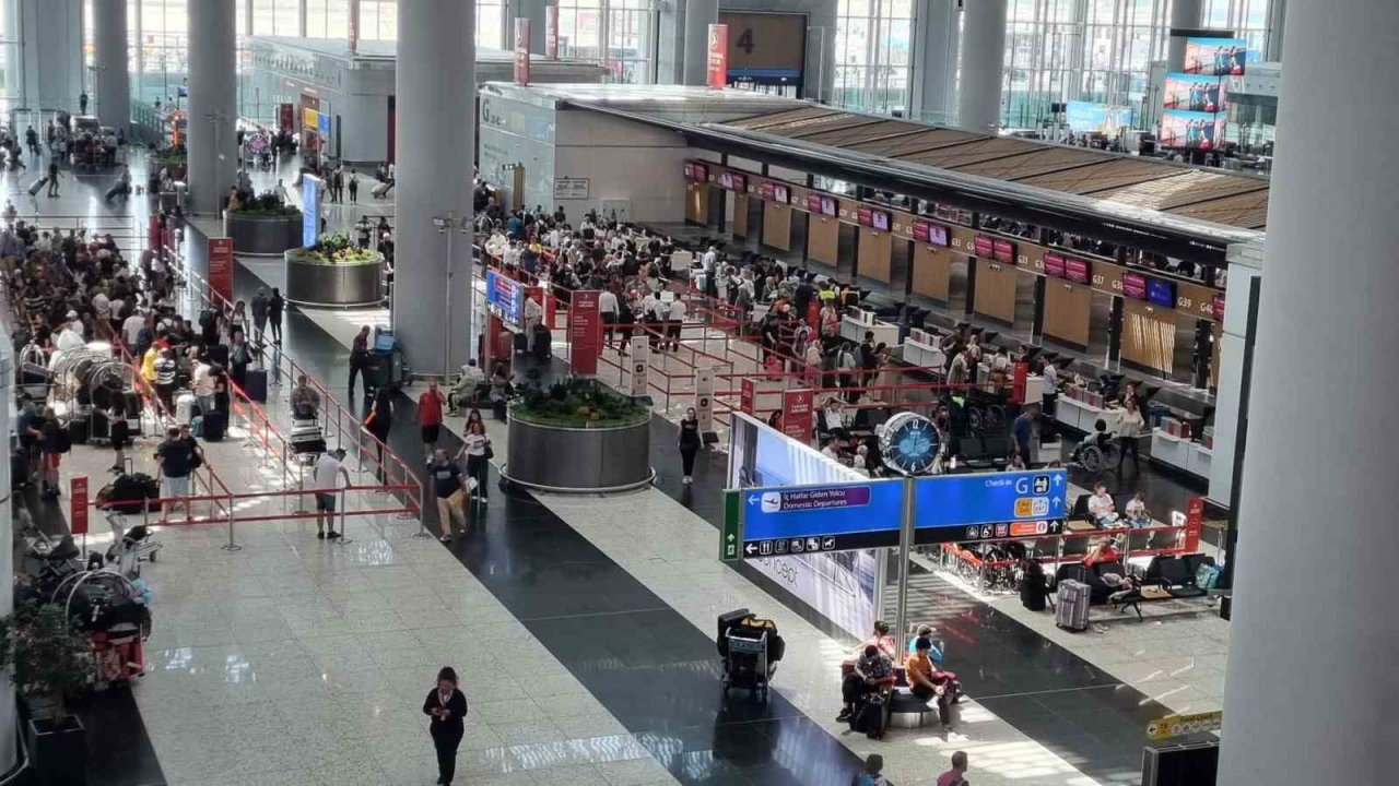 İstanbul Havalimanı’nda Kurban Bayramı öncesi yoğunluk sürüyor