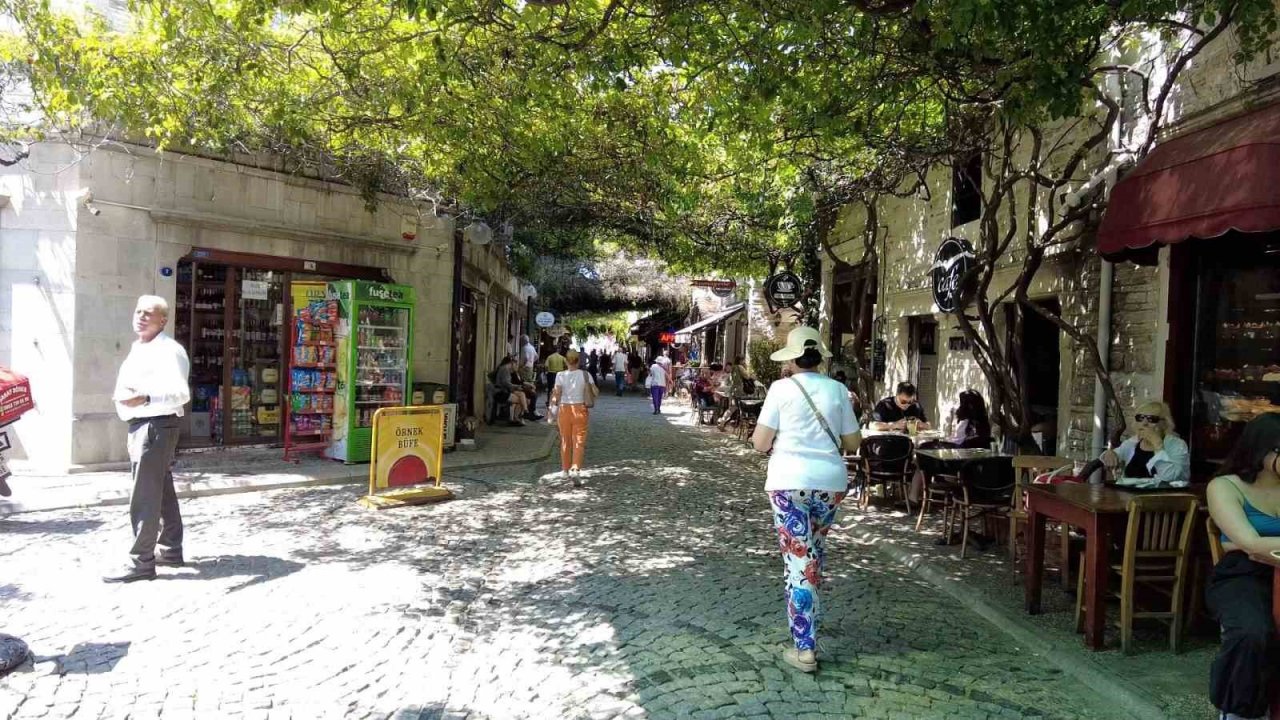 İzmir’in gözde tatil merkezlerinden Foça Kurban Bayramı’na hazır