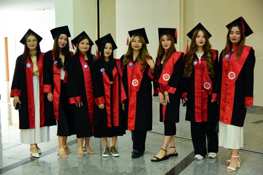 Yabancı ülkelerden Kastamonu Üniversitesi’ne gelen öğrenciler sertifikalarını aldı