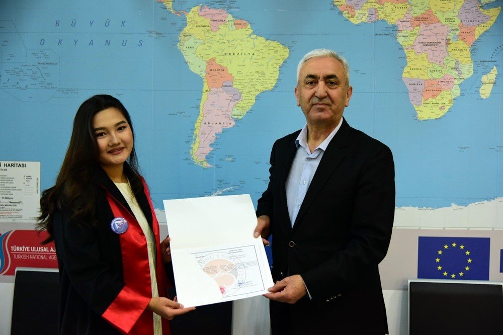 Yabancı ülkelerden Kastamonu Üniversitesi’ne gelen öğrenciler sertifikalarını aldı