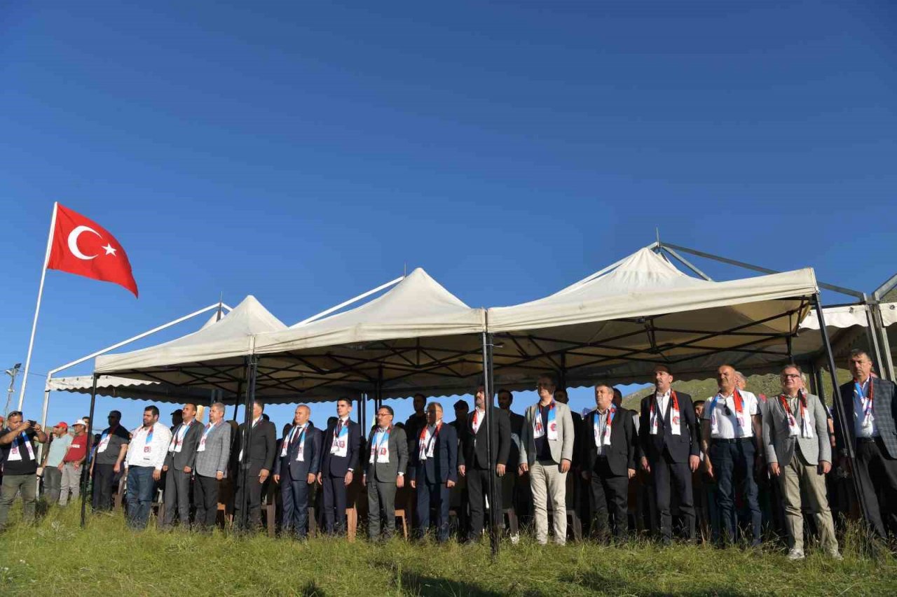 Vali Çiçek Ve Başkan Büyükkılıç, Akkışla Yoğurt Bayramı Ve Kilim Festivali’nde vatandaşla buluştu