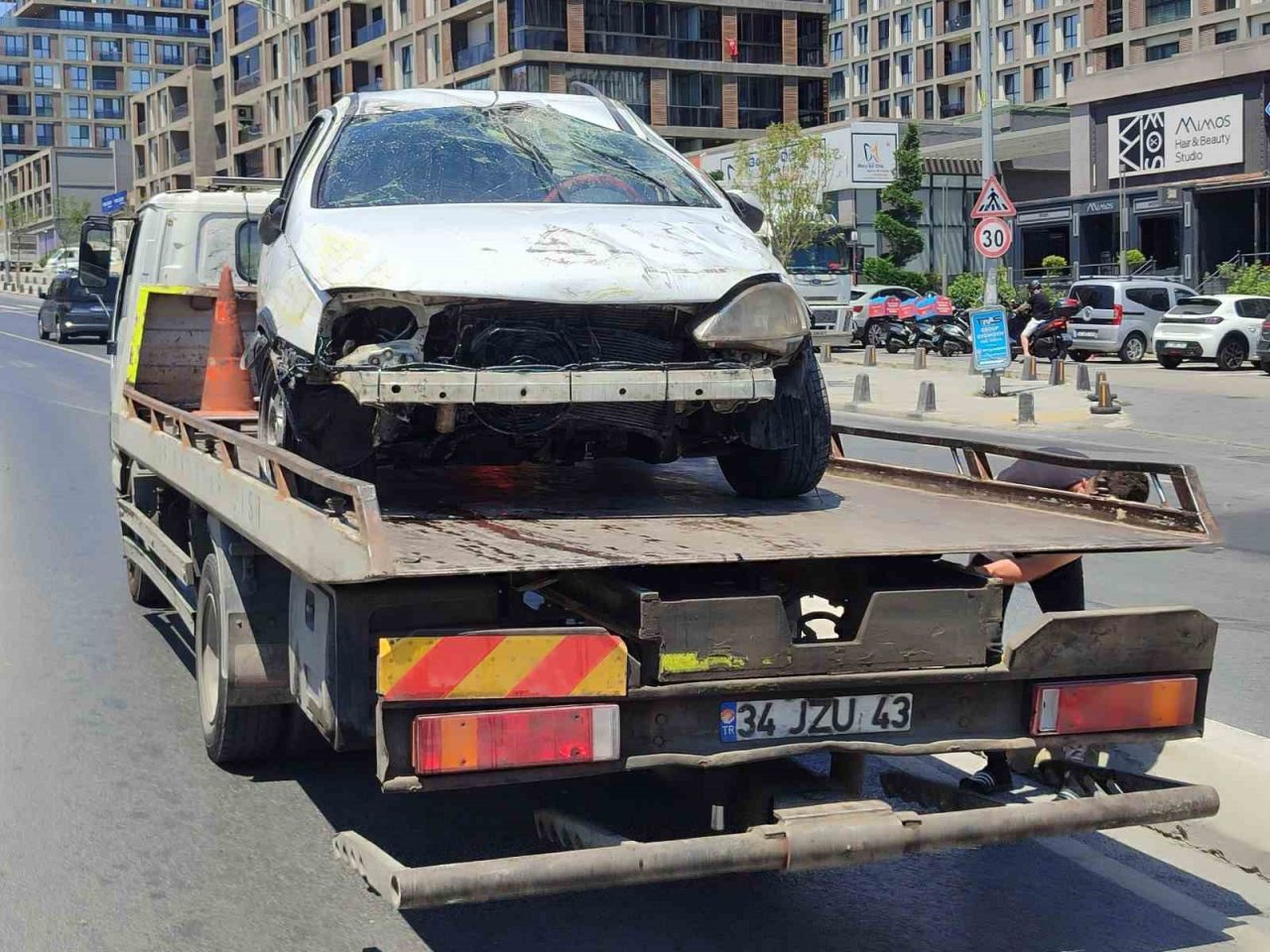 Küçükçekmece’de kaza: 1 yaralı