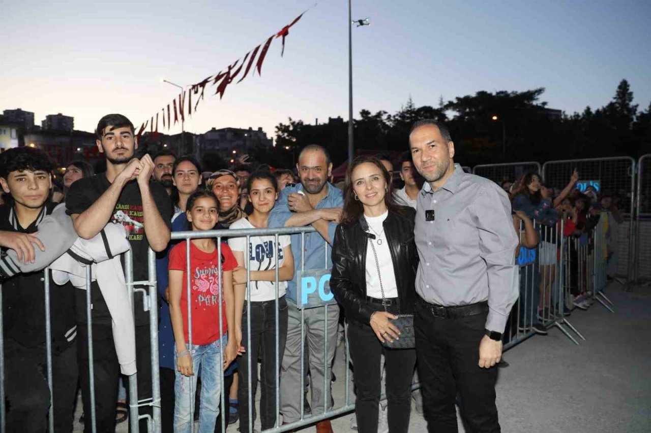 Niğdeliler ’Gençlik Festivali’nde gönüllerince eğlendi