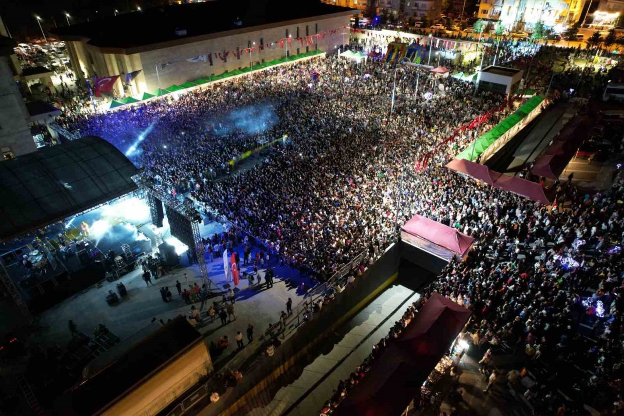 Niğdeliler ’Gençlik Festivali’nde gönüllerince eğlendi