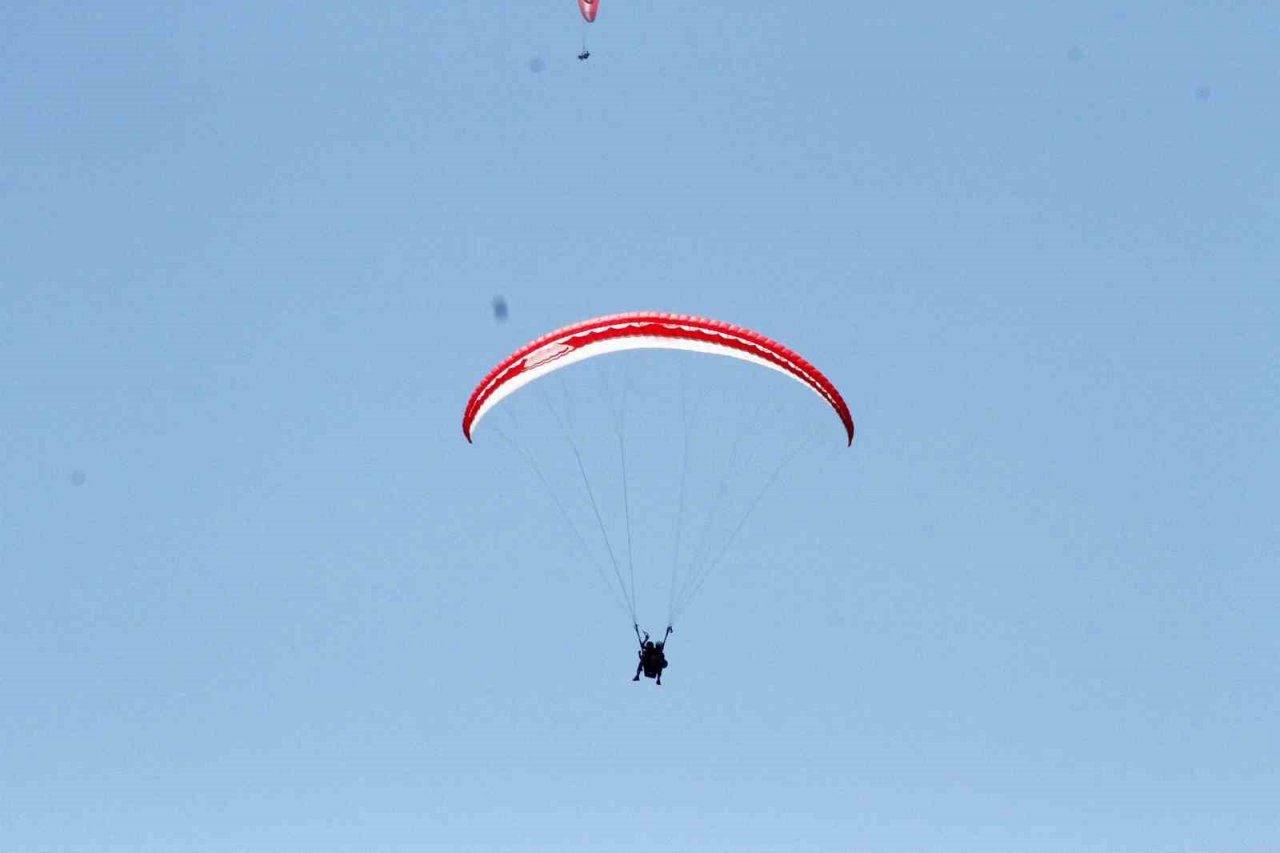 Ölüdeniz’de bayram yoğunluğu
